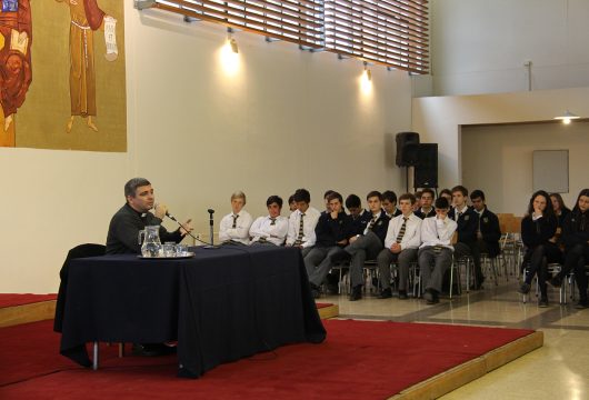 Charla Padre Pablo Dawabe III y IV Medio