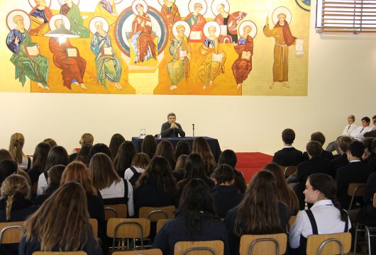 Charla Padre Pablo Dawabe III y IV Medio