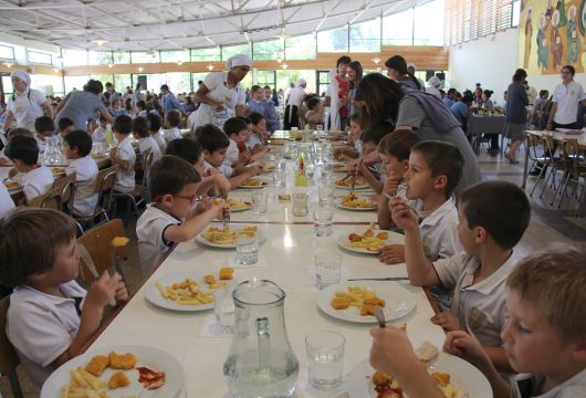 Almuerzo Kinder